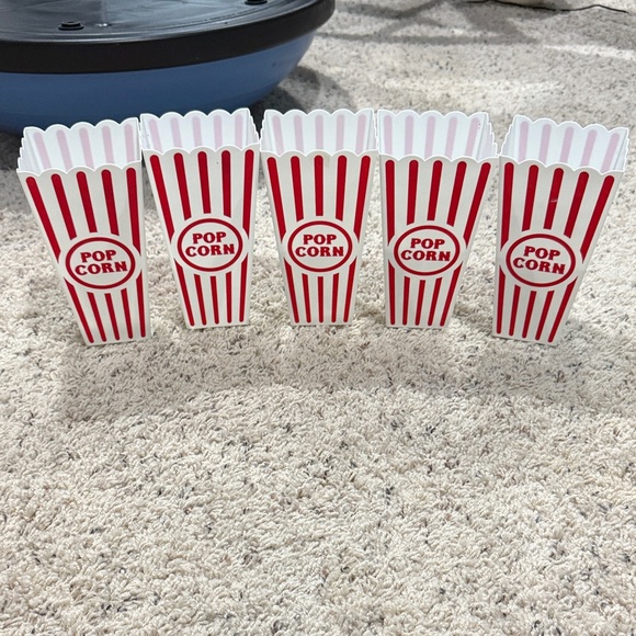 Retro Popcorn Party Supplies Set - Picture 3 of 6